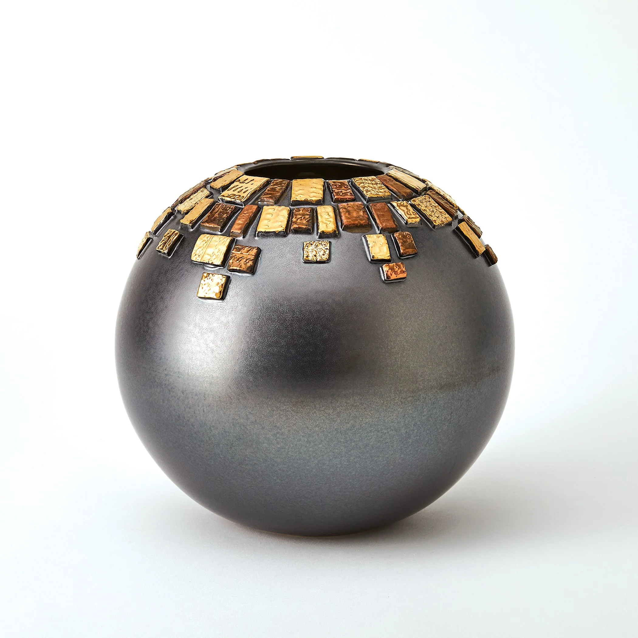 Global Views Reactive Black Array Vase