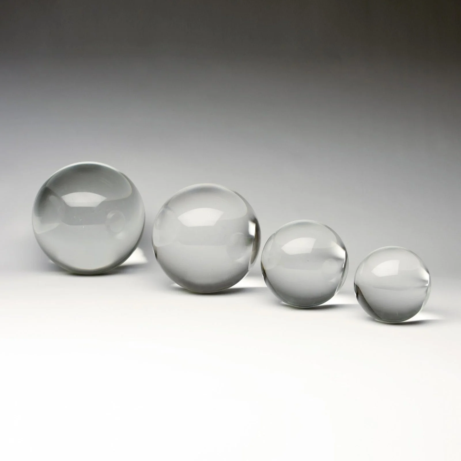 Global Views Accent Frosted Sphere