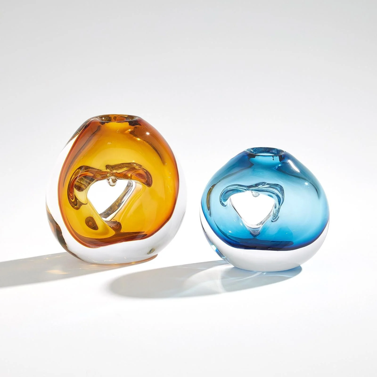 Global Views Lacuna Single Hole Glass Vase - Image 3