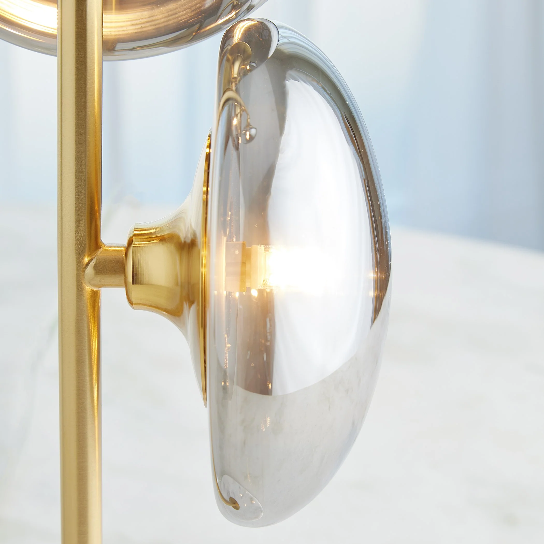 Global Views oke Brass Stellar Table Lamp - Image 15