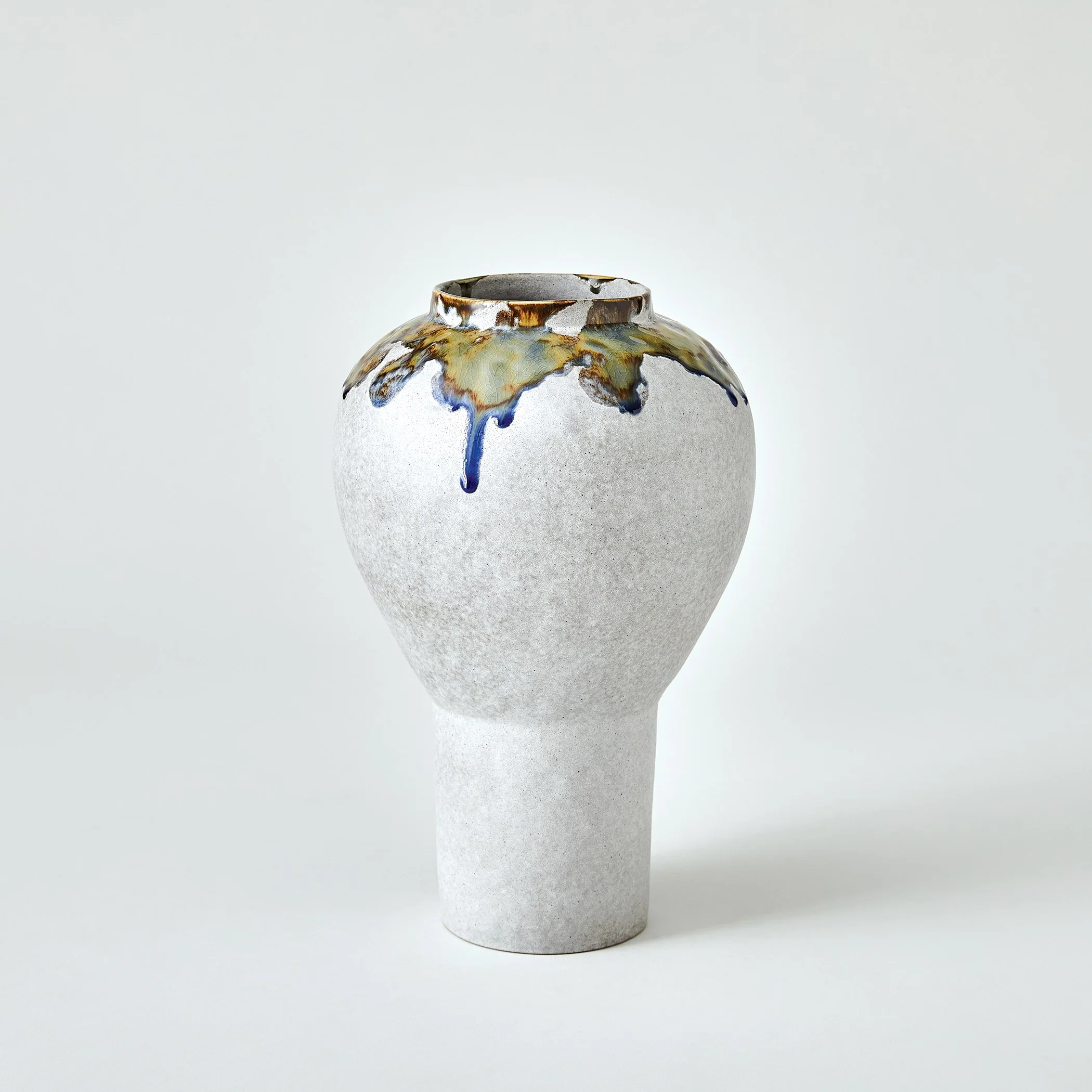 Global Views Volcan Grey/Reactive Green Vases