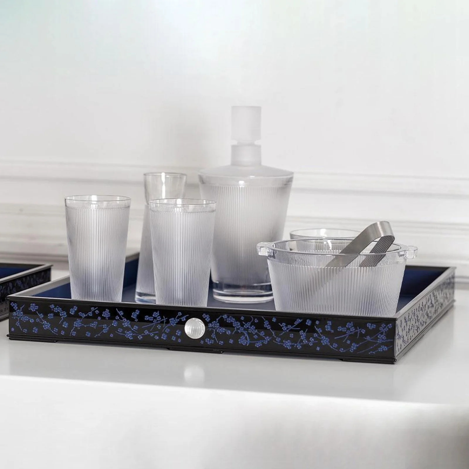 Lalique Wingen Decanter - Image 3