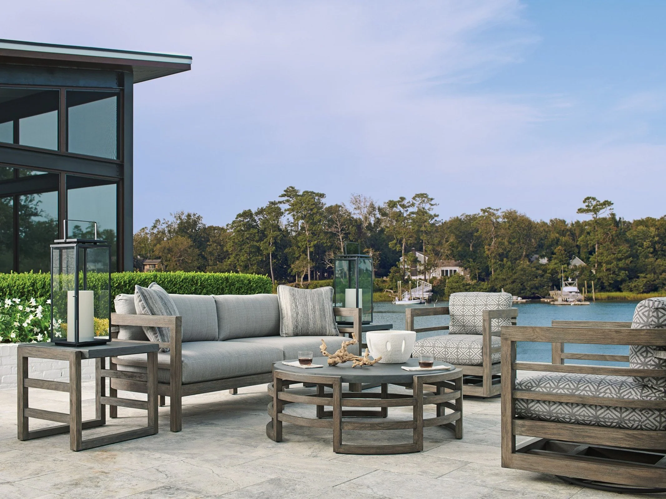 Tommy Bahama Outdoor La Jolla End Table - Image 8